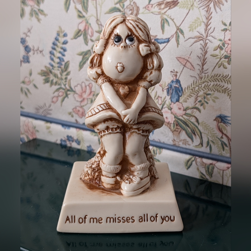 1976 Russ Berrie Figurine